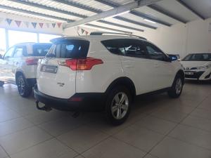 Toyota RAV4 2.2D-4D AWD GX - Image 2