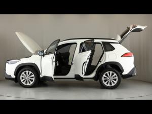 Toyota Corolla Cross 1.8 Hybrid XS - Image 11