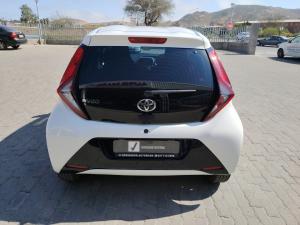 Toyota Aygo 1.0 - Image 5