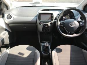 Toyota Aygo 1.0 - Image 6