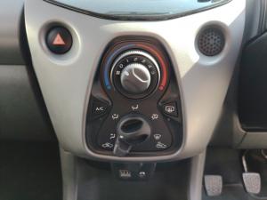 Toyota Aygo 1.0 - Image 16
