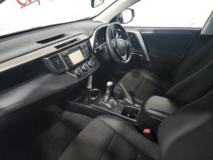 Toyota RAV4 2.0 GX - Image 7