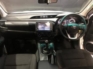 Toyota Hilux 2.4GD-6 single cab Raider manual - Image 8