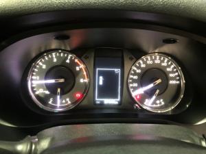 Toyota Hilux 2.4GD-6 single cab Raider manual - Image 12