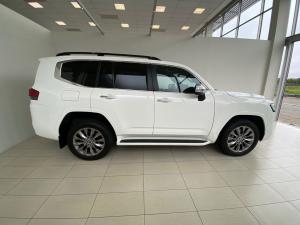 Toyota Land Cruiser 300 3.3D ZX - Image 3