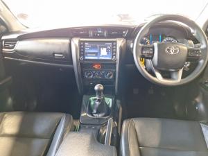 Toyota Fortuner 2.4GD-6 manual - Image 8