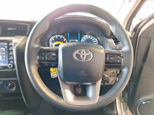 Toyota Fortuner 2.4GD-6 manual - Image 10