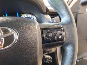 Toyota Fortuner 2.4GD-6 manual - Image 12
