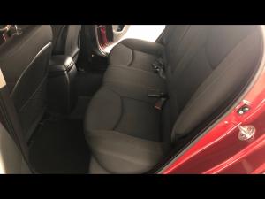 Hyundai Elantra 1.8 Executive auto - Image 21
