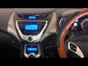 Hyundai Elantra 1.8 Executive auto - Image 24