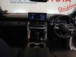 Toyota Land Cruiser 300 3.3D ZX - Image 6