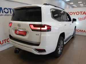Toyota Land Cruiser 300 3.3D ZX - Image 2