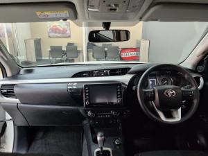 Toyota Hilux 2.8 GD-6 RB Raider 4X4 automaticD/C - Image 6
