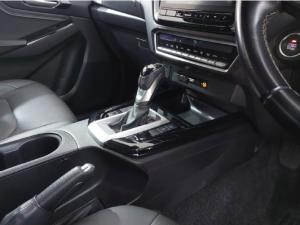 Isuzu D-Max 3.0TD double cab V-Cross - Image 11