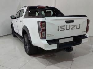 Isuzu D-Max 3.0TD double cab V-Cross - Image 3