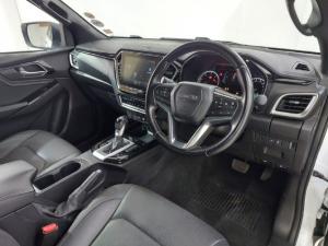 Isuzu D-Max 3.0TD double cab V-Cross - Image 5