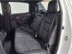 Isuzu D-Max 3.0TD double cab V-Cross - Image 7