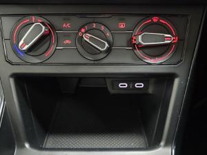 Volkswagen Polo hatch 1.0TSI Trendline - Image 6