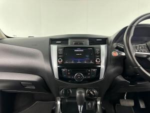 Nissan Navara 2.5DDTI LE/LE Plus 4X4 automatic D/C - Image 16