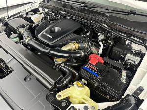 Nissan Navara 2.5DDTI LE/LE Plus 4X4 automatic D/C - Image 4