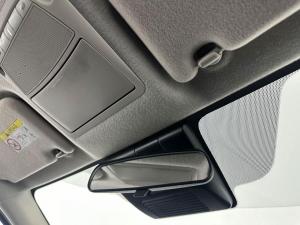 Nissan Navara 2.5DDTI LE/LE Plus 4X4 automatic D/C - Image 5