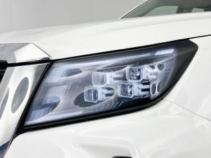 Nissan Navara 2.5DDTI LE/LE Plus 4X4 automatic D/C - Image 9