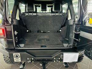 Jeep Wrangler Unlimited 3.6L Polar Edition - Image 13