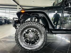 Jeep Wrangler Unlimited 3.6L Polar Edition - Image 14