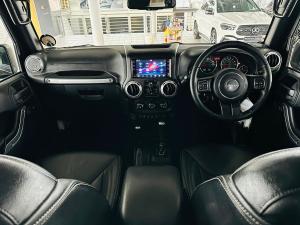Jeep Wrangler Unlimited 3.6L Polar Edition - Image 3