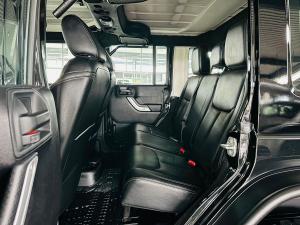 Jeep Wrangler Unlimited 3.6L Polar Edition - Image 6