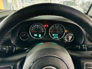 Jeep Wrangler Unlimited 3.6L Polar Edition - Image 7