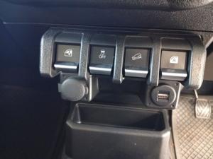 Suzuki Jimny 1.5 GLX AllGrip 3-door manual - Image 9