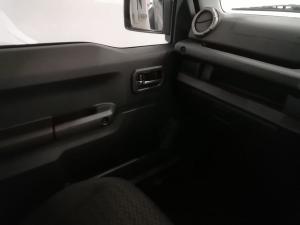 Suzuki Jimny 1.5 GLX AllGrip 3-door manual - Image 17