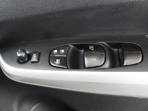 Nissan Navara 2.3D double cab Stealth auto - Image 13
