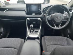 Toyota RAV4 2.0 GX auto - Image 6