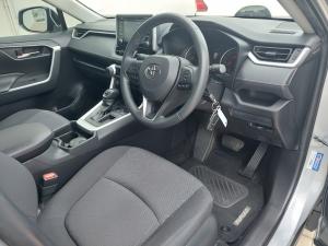 Toyota RAV4 2.0 GX auto - Image 13