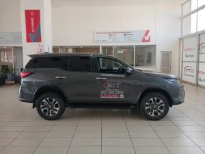 Toyota Fortuner 2.4GD-6 4X4 automatic - Image 3