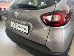 Renault Captur 900T Blaze 5-Door - Image 10