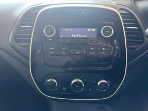 Renault Captur 900T Blaze 5-Door - Image 15