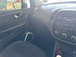 Renault Captur 900T Blaze 5-Door - Image 16