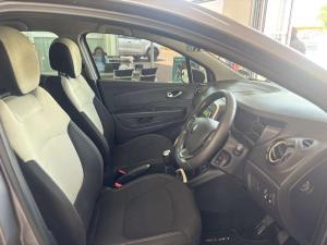 Renault Captur 900T Blaze 5-Door - Image 18