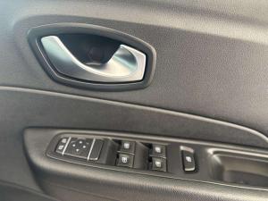 Renault Captur 900T Blaze 5-Door - Image 20