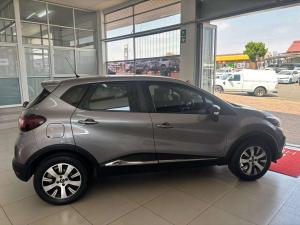 Renault Captur 900T Blaze 5-Door - Image 4