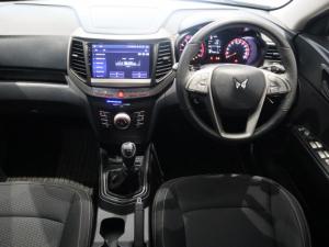 Mahindra XUV300 1.2T W6 - Image 6