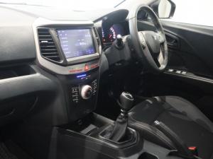 Mahindra XUV300 1.2T W6 - Image 7