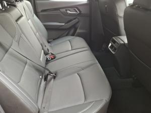Isuzu D-Max 3.0TD double cab V-Cross 4x4 - Image 10