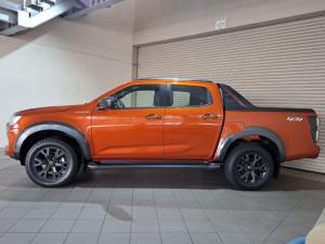 Isuzu D-Max 3.0TD double cab V-Cross 4x4 - Image 2