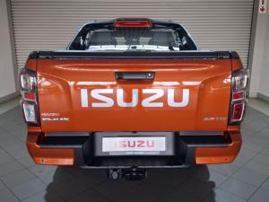 Isuzu D-Max 3.0TD double cab V-Cross 4x4 - Image 5