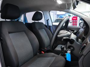Volkswagen Polo Vivo hatch 1.4 Comfortline - Image 13