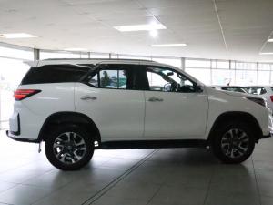 Toyota Fortuner 2.4GD-6 auto - Image 4